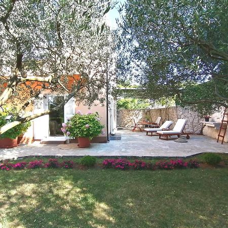 Kvasina Apartments Zadvarje エクステリア 写真