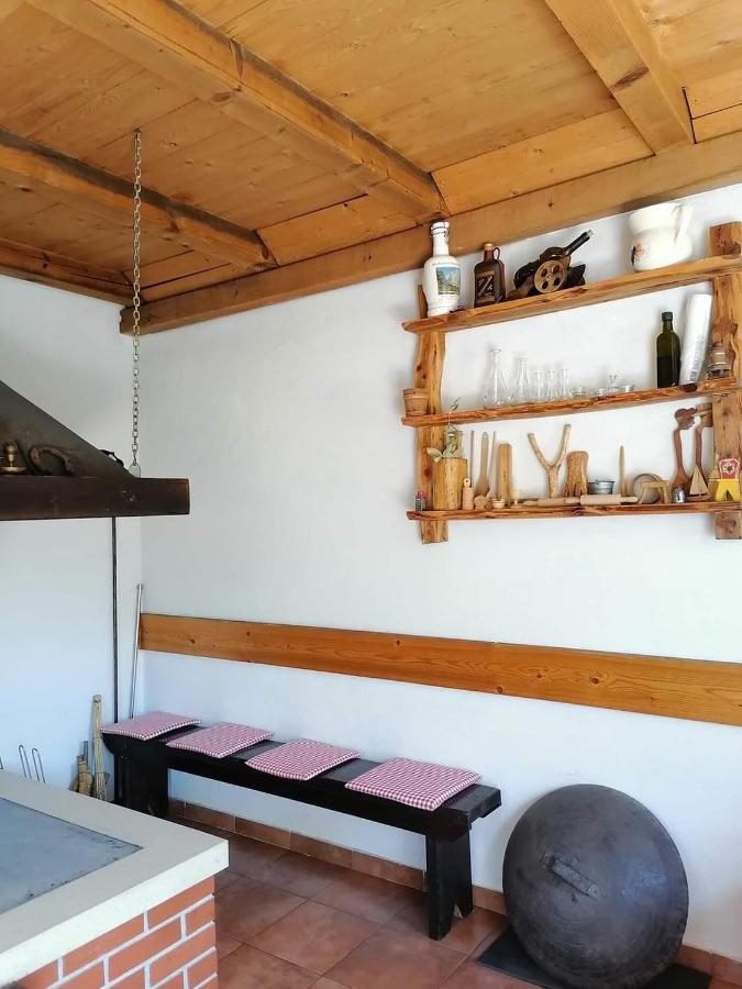 Kvasina Apartments Zadvarje エクステリア 写真