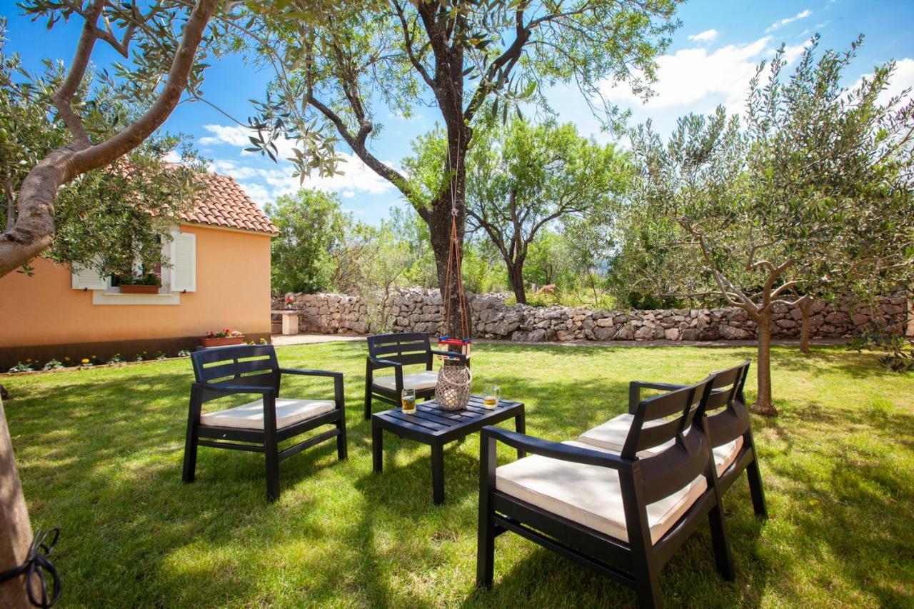 Kvasina Apartments Zadvarje エクステリア 写真